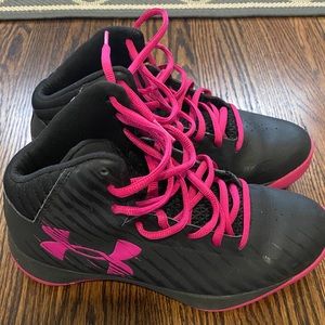 Girls Underarmour Basketball Shoes